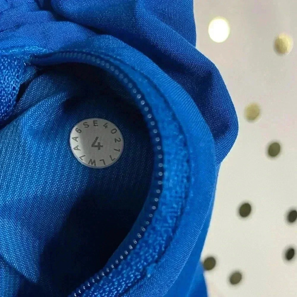 Lululemon Tracker Short - Picture 5 of 8